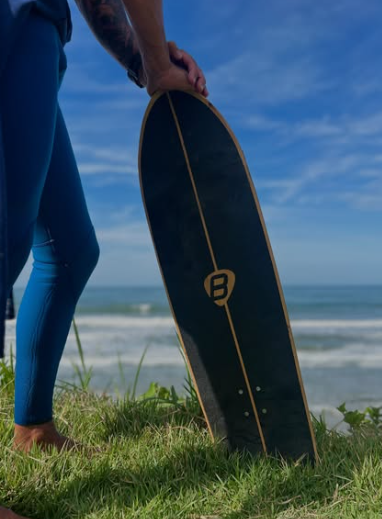 homem na praia